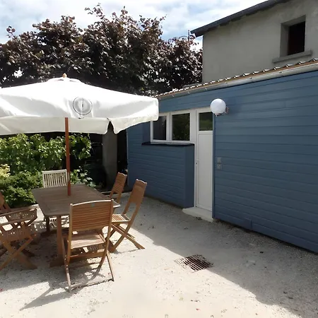 Le Jardin De Sasha Et La Noisette Équemauville