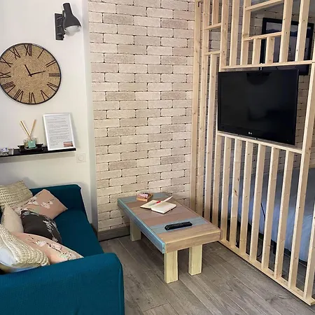 Le Jardin De Sasha Et La Noisette